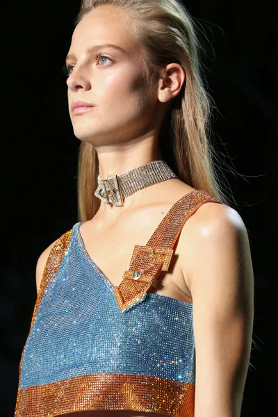 Look 90